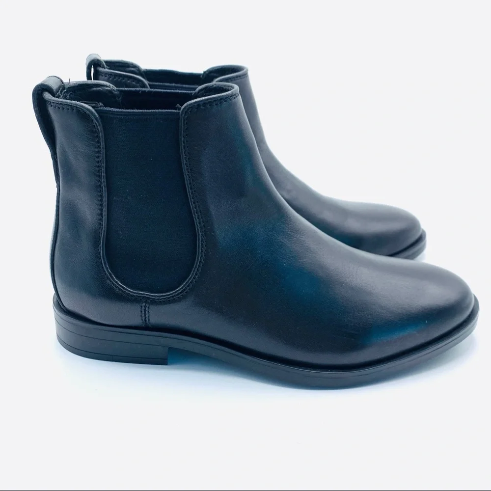 Coach | Men’s Arnold Chelsea Black Leather Boot - Picture 2 of 8